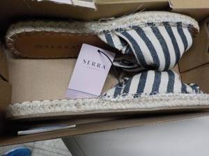Serru Ladies Sandals size 10...