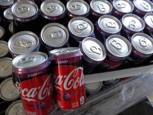 2 Cases 7.5 oz Cans Coca Cola Cherr...