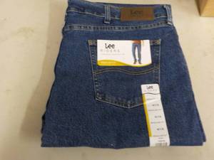 Lee Riders Jeans size 42 x 32...