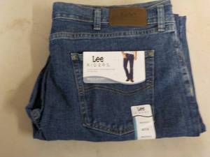 lee riders jeans size 42 x 34...