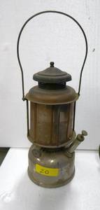 lot 20 image: VintageAntique Coleman lantern