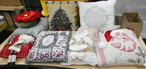 lot 101 image: Lot of 8 throw pillows and a throw rug about 3x5