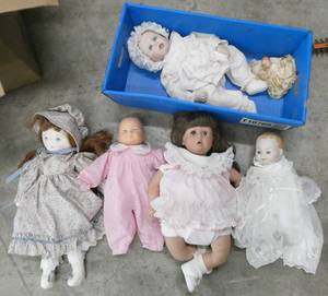 lot 116 image: Large lot of dolls old and new - see all the pictures