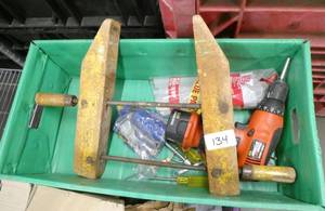 lot 134 image: Box with a wood press, screwdrivers, glue, 9.6V drill