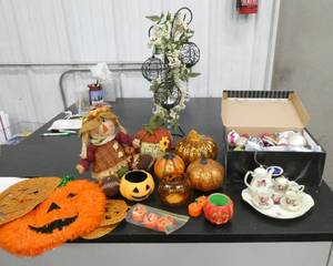 lot 139 image: Halloween decor, miniature tea set, vintage Christmas bulbs