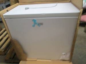 lot 10 image: black and decker chest freezer has ...