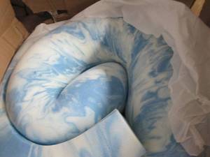 lot 32 image: Memory foam mattress topper, size u...