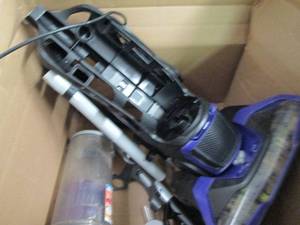 lot 34 image: Dirt Devil Endura Max XL Pet, open ...