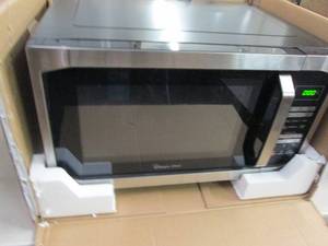 lot 40 image: Magic Chef 1.6 cu.ft used microwave...