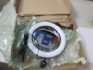 lot 142 image: dimmable led ring light with mirror...