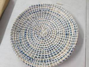 lot 178 image: Woven basket wall deco, open box...