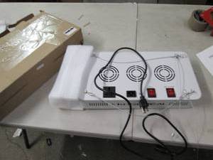 lot 180 image: Grow light, open box, untested...