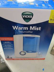lot 226 image: vicks warm mist humidifier powers o...