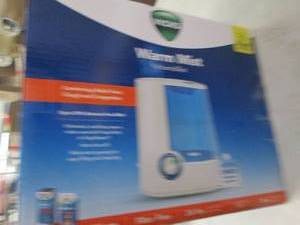 lot 227 image: vicks warm mist humidifier powers o...