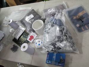 lot 249 image: Box of clothing crafting supplies, ...