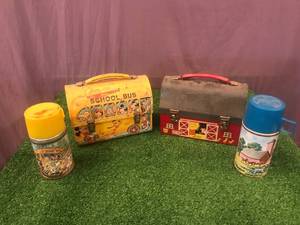 lot 7 image: Vintage Lunch Boxes