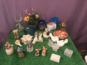 lot 27 image: Home Decor