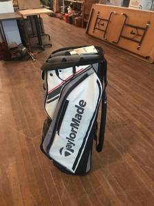 lot 28 image: Taylor Made Golf Bag