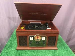 lot 29 image: Crosley CD Recording Entertainment Center