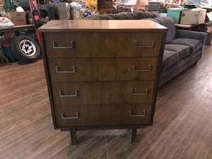 lot 53 image: Dresser