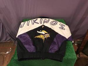lot 64 image: MN Vikings XL Jacket