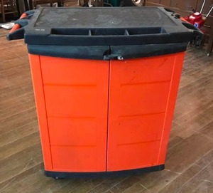 lot 67 image: Black & Decker Shop Cart