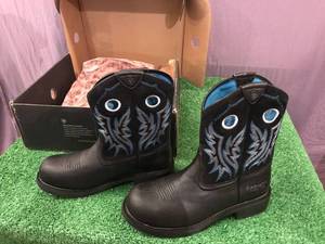 lot 68 image: Women Size 11 Steel Toe Boots