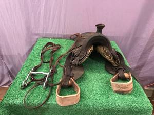 lot 72 image: Youth Saddle & Reigns