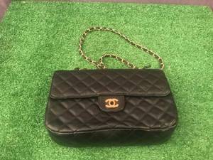 lot 151 image: Leather Chanel Purse