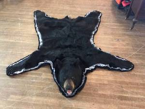 lot 100 image: WOW High Quality Bear Rug