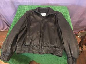 lot 76 image: Bermans Leather Jacket Size M