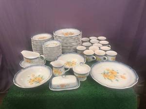 lot 108 image: Mikasa Country Club Dinnerware