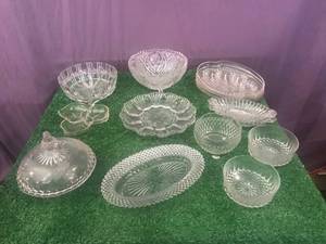lot 112 image: Serving Trays & Glassware