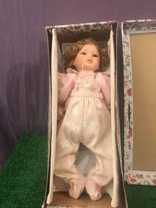 lot 122 image: Wimbledon Collection Doll