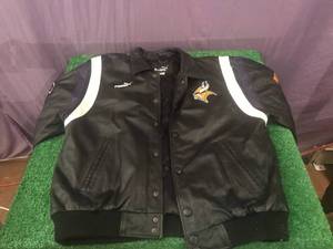 lot 124 image: MN Vikings Size M Leather Jacket