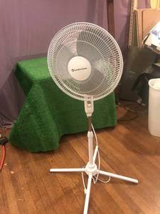 lot 135 image: Comfort Zone Adjustable Fan
