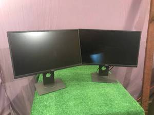 lot 187 image: 2 Dell 24 Computer Monitors