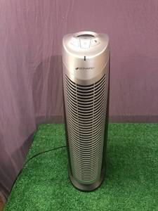 lot 190 image: Bionaire Tower Fan