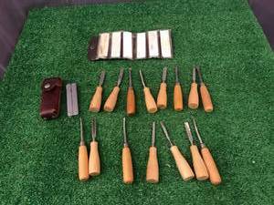lot 212 image: Wood Carving Tools