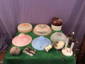lot 214 image: Vintage Items