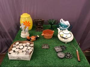 lot 221 image: Everything on Table