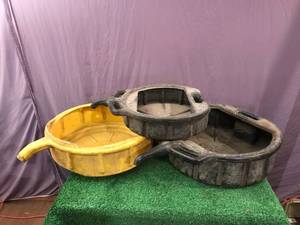 lot 242 image: Oil Drain Pans