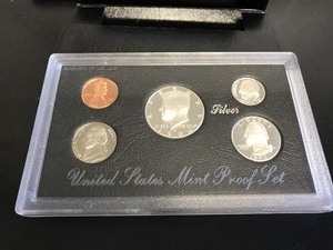 lot 175 image: 1994 US Mint Silver Proof Set
