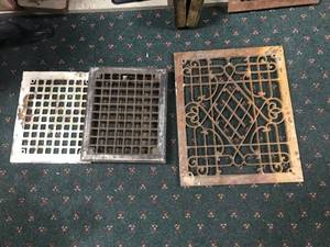 lot 252 image: Antique Floor Grates