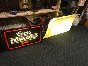 lot 289 image: Pair of Beer Lights