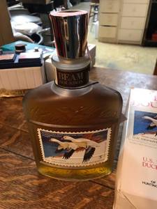 lot 309 image: Beam Bourbon Wildlife Decanter