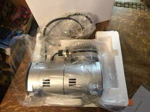 lot 316 image: New Mini Air Compressor