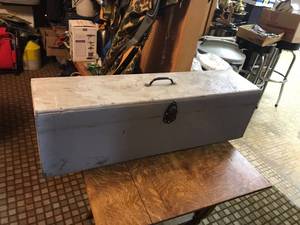 lot 323 image: Vintage Carpenters Saw Box