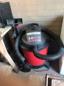 lot 331 image: Craftsman 5.5 HP WetDry Vac