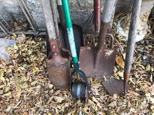 lot 340 image: Yard Tools